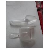 BID X 9: Varying Plastic Scoopers