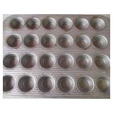 BID X 6: Muffin Baking Pans