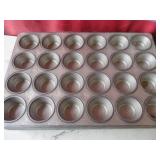 BID X 9: Muffin Baking Pans