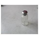 Bid x 10 : Salt and Pepper Shackers