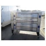Very Nice Bakers Pride Stone Pizza Oven (NG) on Ca