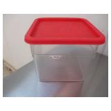 Bid X 10 : Food Storage Containers w/ Lids