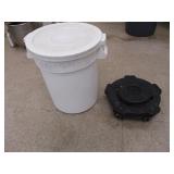 Nice Trash Can w/ Lid On Casters