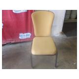 Bid x 4 : Nice Cushioned Dining Chairs