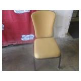 Bid x 4 : Nice Cushioned Dining Chairs