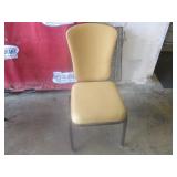 Bid x 4 : Nice Cushioned Dining Chairs