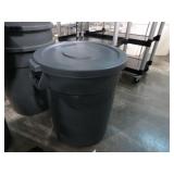 New 20 Gal Trash Can With Lid