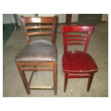 Lot of 2 Chairs
