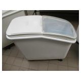 Dry Ingredient Storage Bin w/Scoop