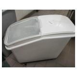 Dry Ingredient Storage Bin w/Scoop