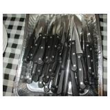 Lot of 30 Sharp Knives