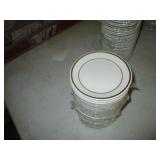 Lot of 30 Plates, 5.5"