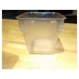 Bid X8: Plastic Food Storage Containers 4QT