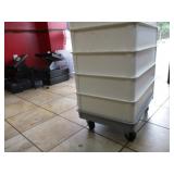 Wheeled Cart w/6 Stackable Dough Tubs