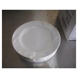 Lot of 12: 10.5" Plates