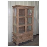 Lot 832