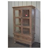 Lot 832