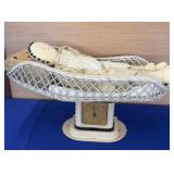 Babywate Scale/Basket/Doll