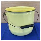 Yellow Enamel Chamber Pot 10x8.5t