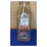 Walter C Howe York Pa 1 Pt Milk Bottle