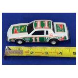 Ertl Darrell Waltrip Race Car