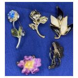 Brooch Lot