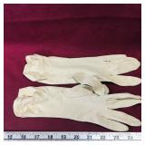 Pair Of Vintage Ladies Gloves