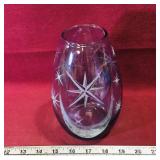 Vintage Glass Vase (7' x 4 1/4') Vintage Glass Vase (7' x 4 1/4')