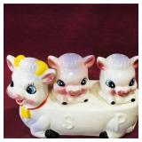 Vintage Ceramic Salt & Pepper Shakers With Holder Vintage Ceramic Salt & Pepper Shakers With Holder