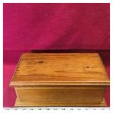 Vintage Wooden Jewelry / Item Box Vintage Wooden Jewelry / Item Box