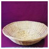 Vintage Wicker Basket (4 1/4' x 14') Vintage Wicker Basket (4 1/4' x 14')