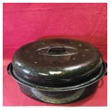 Vintage Covered Roasting Pan Vintage Covered Roasting Pan