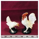 Pair Of Vintage Ceramic Salt & Pepper Shakers Pair Of Vintage Ceramic Salt & Pepper Shakers
