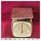 Vintage Zephyr Weight Scale (6' x 4 1/4' x 4') Vintage Zephyr Weight Scale (6' x 4 1/4' x 4')