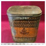 Antique Tea Tin (9' x 7' x 4 1/2') Antique Tea Tin (9' x 7' x 4 1/2')