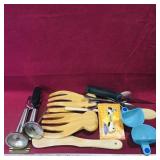 Lot Of Assorted Kitchen Items Lot Of Assorted Kitchen Items