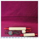 Lot Of 4 Vintage Kitchen Implements Lot Of 4 Vintage Kitchen Implements