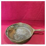 Vintage Cast Iron Frying PAn (10")