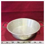 Vintage Handled Tin Bowl (2" x 7")