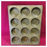 Vintage Muffin Cooking Sheet (17 1/2" x 13")