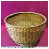 Antique Basket (8" x 12")