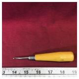 Crochet Hook (Vintage) (5 1/4" Long)