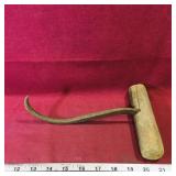 Iron Pulp Hook (Antique) (3" x 9 1/4" x 6 1/2")
