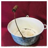 Handled Enamelled Pot (Vintage)