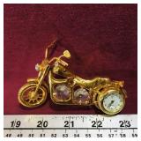 Jewelry Chopper Quartz Clock (2 1/2" x 4 1/4")