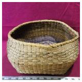 Vintage Basket (5" x 10 1/2" x 8 1/4")