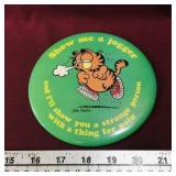 Large Garfield Novelty Button (Vintage) (6")