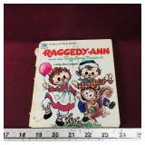 Raggedy-Ann & The Tagalong Present Book (Vintage)