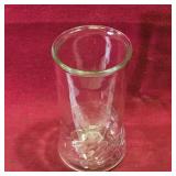 Glass Flower Vase (Vintage) (4 3/4" Tall)