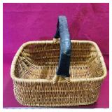 Handled Picnic Basket (Vintage)